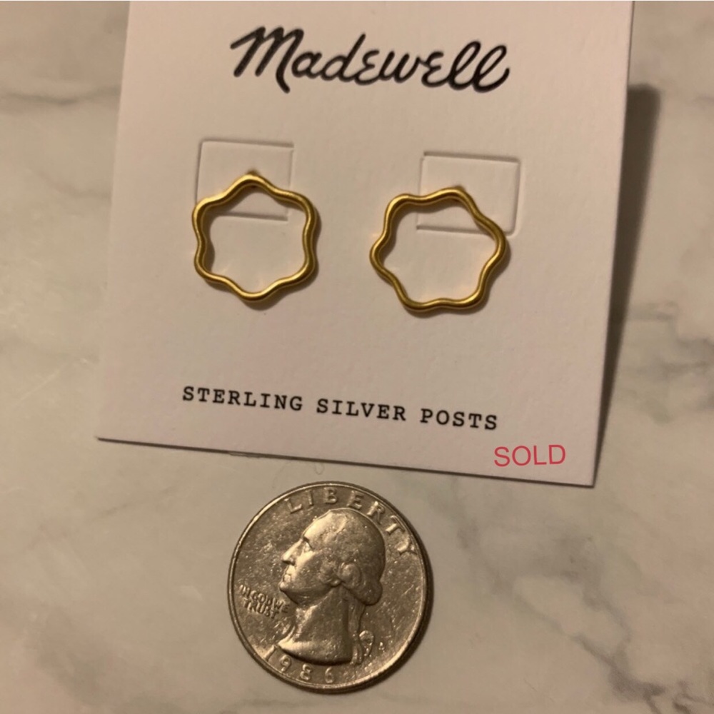 Sold Madewell Wave Hoop Earring - Picture 1 of 4